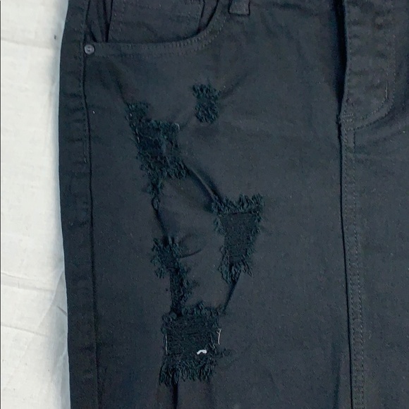 Distressed Raw-hem basic mini denim skirt - Picture 3 of 10